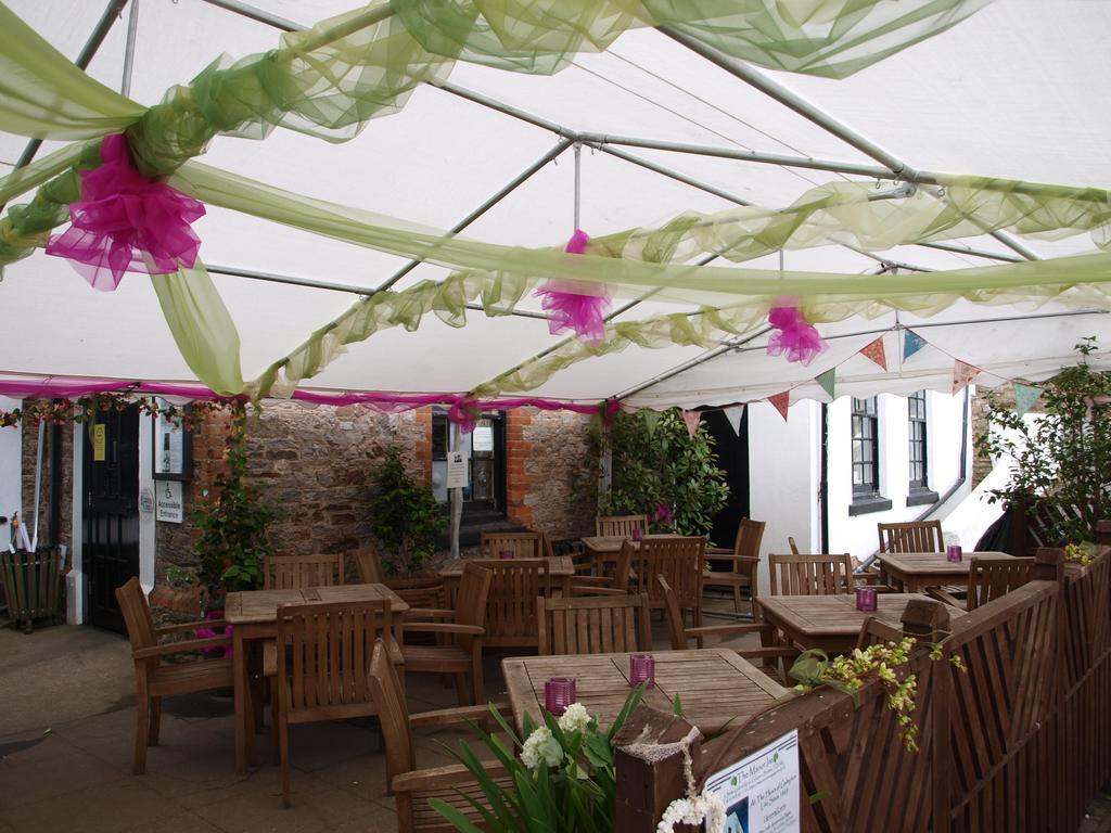 Manor Inn Galmpton Dış mekan fotoğraf