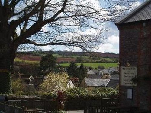 Manor Inn Galmpton Dış mekan fotoğraf